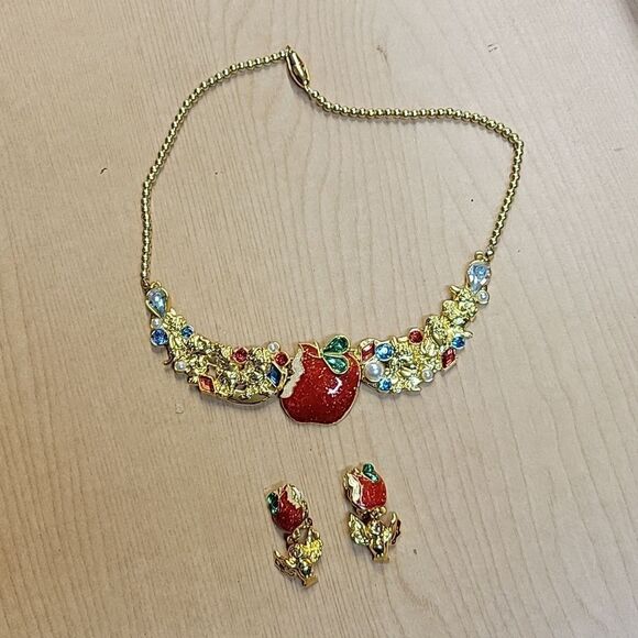 Disney Snow White Costume Gown Princess Dress Up Girl's Size 6/6x + Accessories - Picture 7 of 9